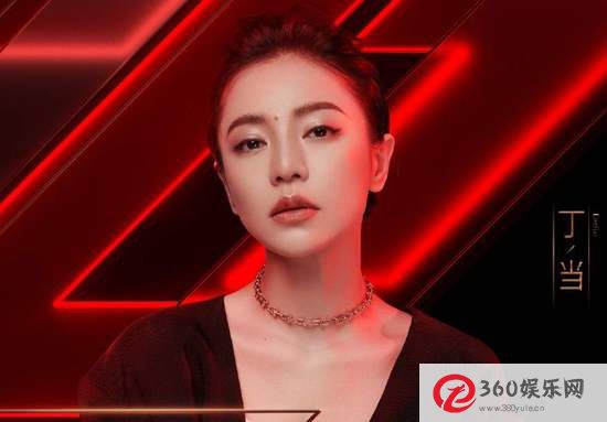 丁当给杜华发了一条信息:如果你只能组建一个业余团体 那就赶快消灭我