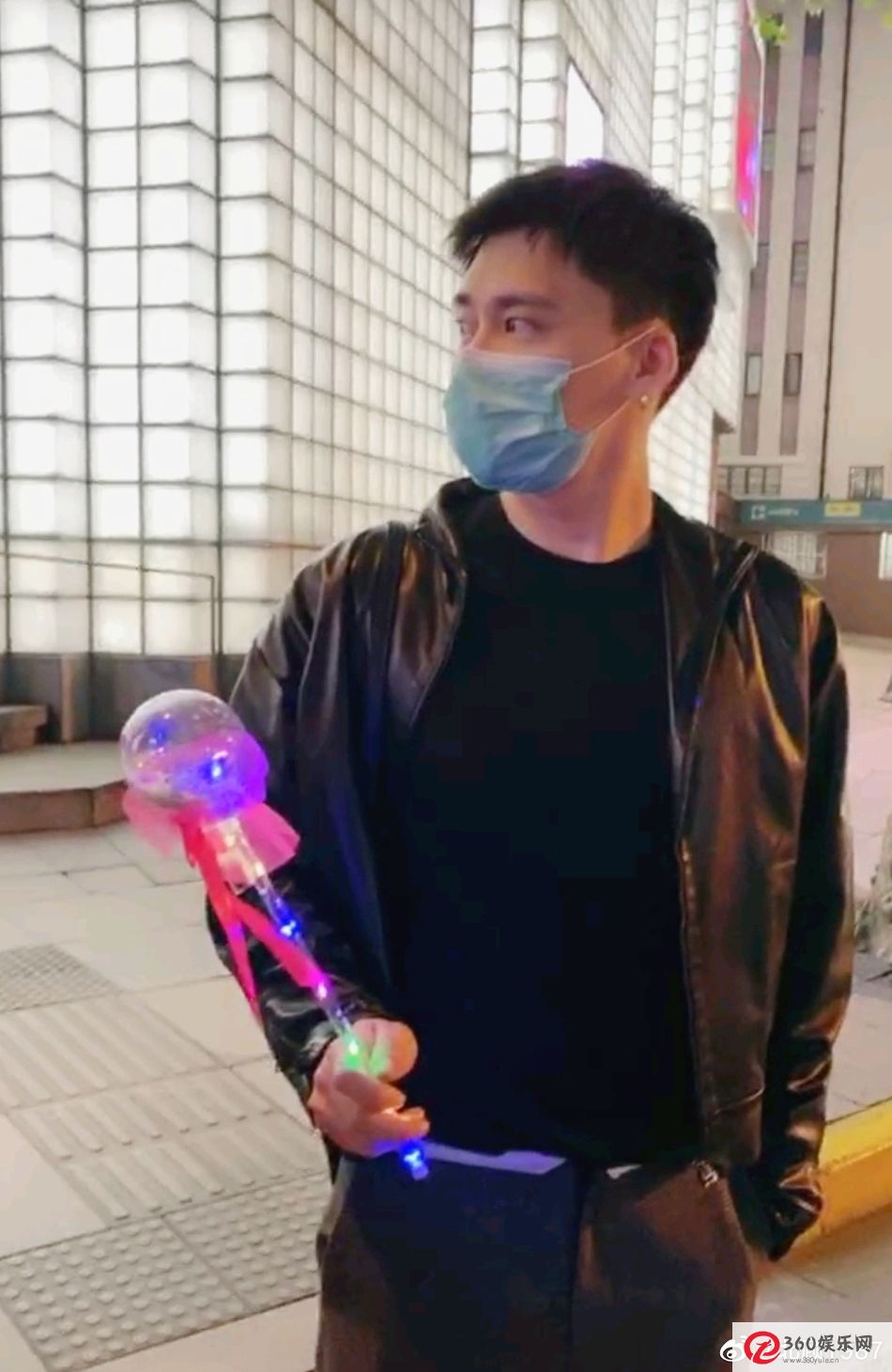李易峰鼓励打架很有趣网友:老黎头 一个热情的公民