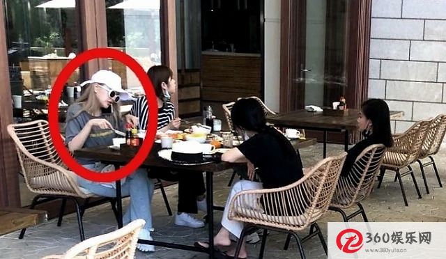 三亚 周扬青度假遭遇 盛装休闲心情好