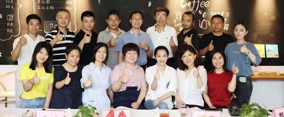 舞台上的另一个友好使者——许晴