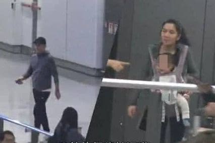 黎明一家三口罕见同游
