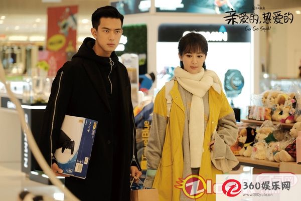 李显庚对《亲热》“真香上”的解读是“迷惑行为的巨大奖赏”