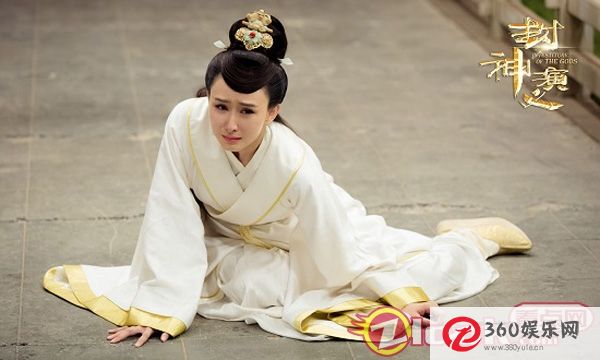 《神的浪漫》火爆胡静火了《瑰丽之美》红裙引发热议